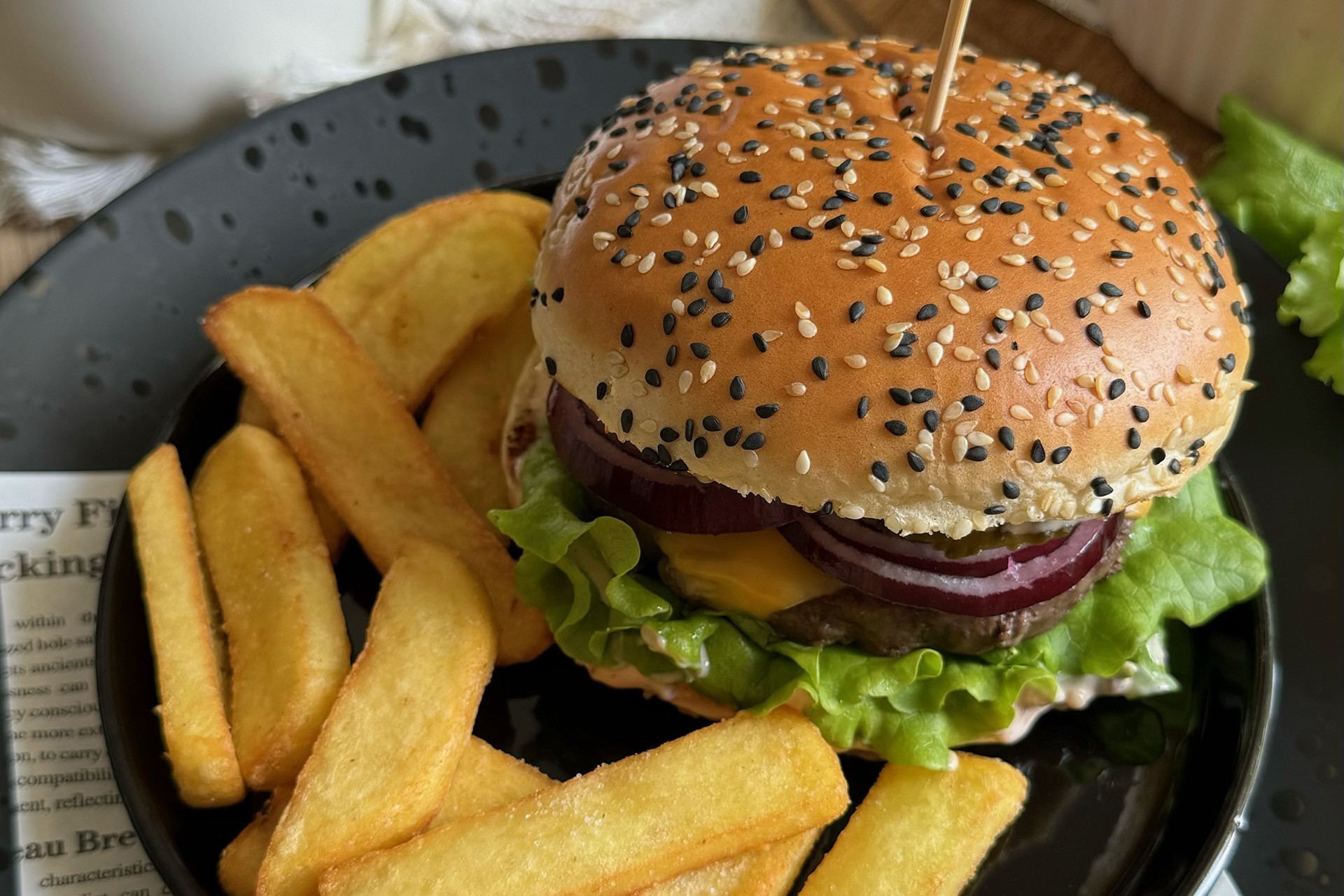 Soczysty burger z wołowiny Black Angus